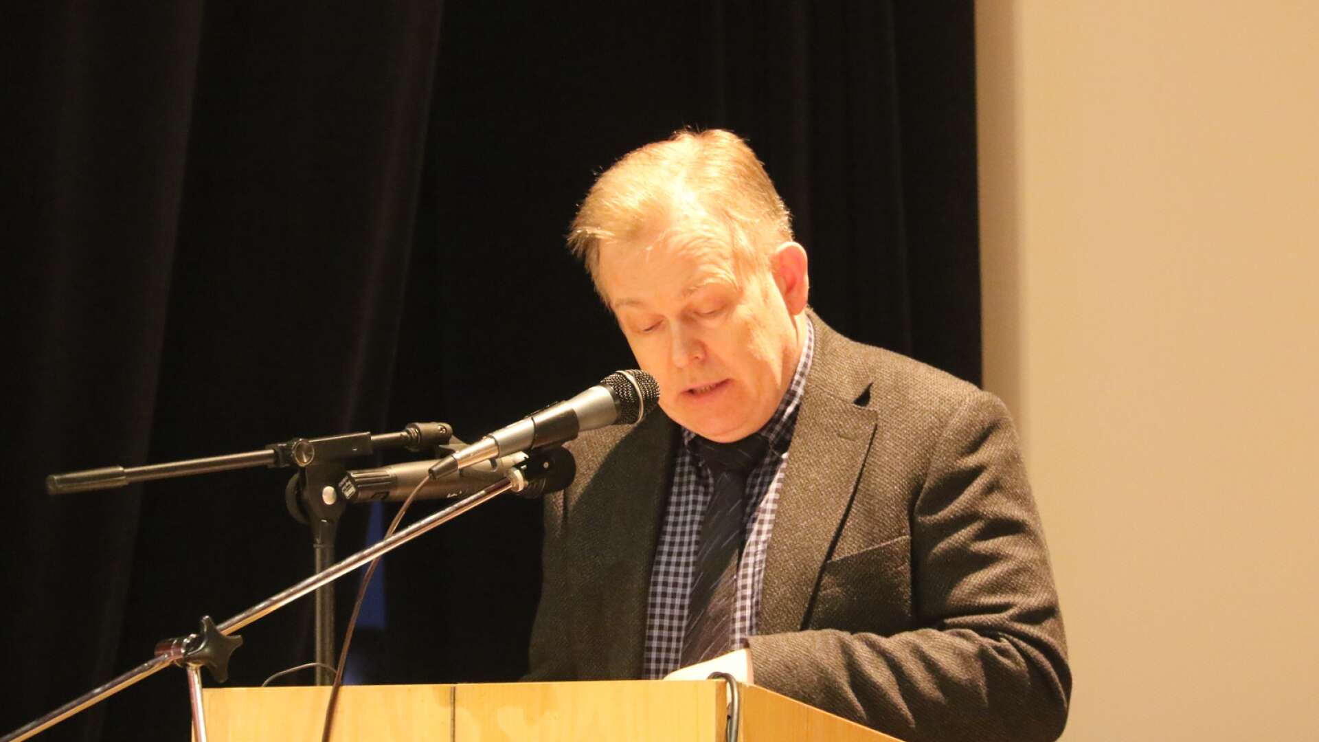Michael Helmersson (L) är oroad över den låga andelen behöriga lärare i Filipstads kommun. 