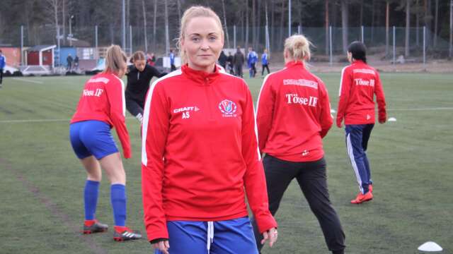 Anna Söderqvist gjorde Tösses enda på straff i upptakten av andra halvlek i förlustmatchen med 1–7 hemma mot Åsebro.