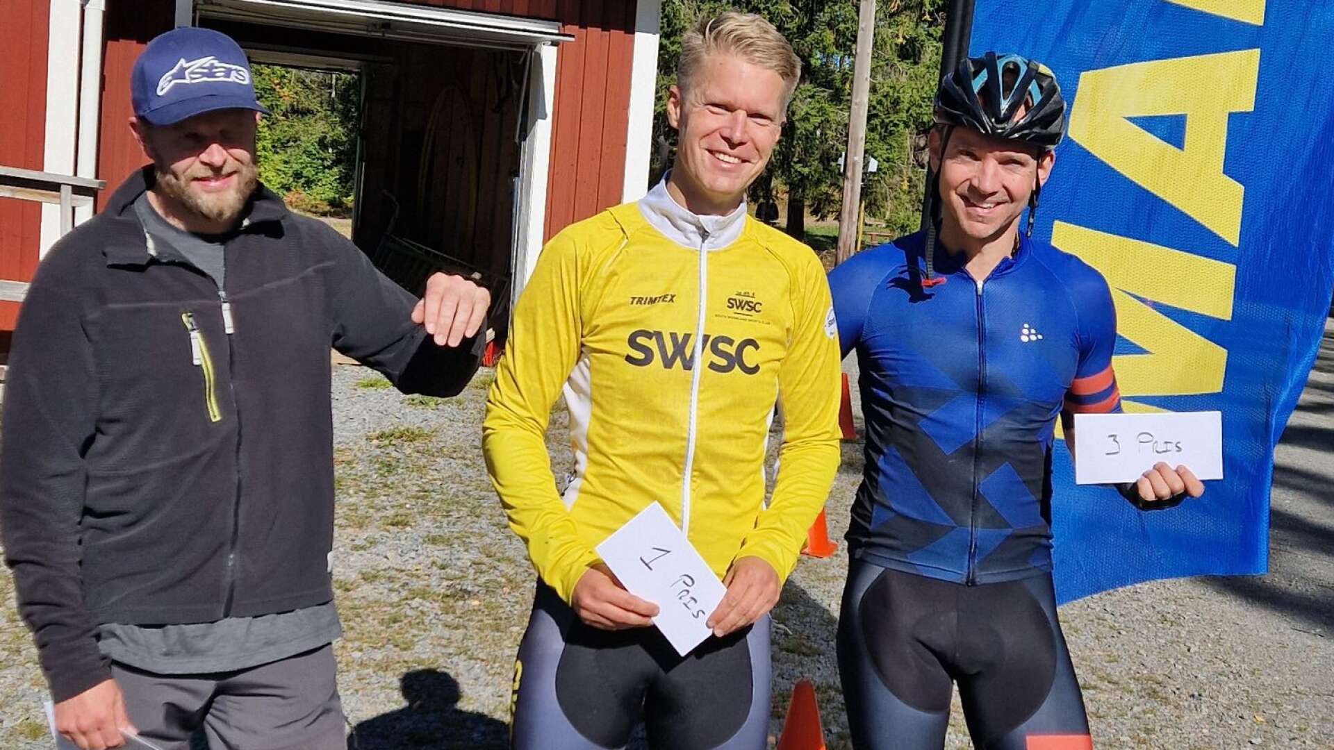 Vinnare i huvudklassen blev Jonas Askås som här ses tillsammans med tvåan Fredrik Randström och trean Markus Johansson Svärd.