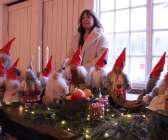 Lisa Kisterud har gjort tomtar som hon säljer lagom till jul.