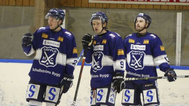 Sffle HC kommer att spela två matcher till efter att serien är avslutad. Här Säily Jonsson, Hugo Andersson, Tobias Thörner (arkivbild)