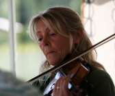 Vacker fiolmusik av Elisabeth Henriksson.