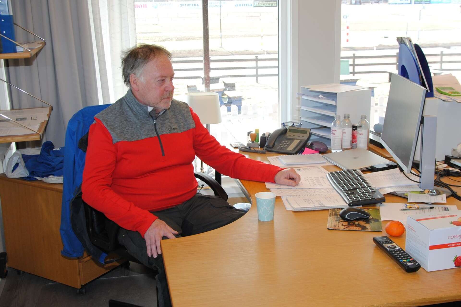 På kontoret är sportchef Göran Svensson redo för en ny säsong.