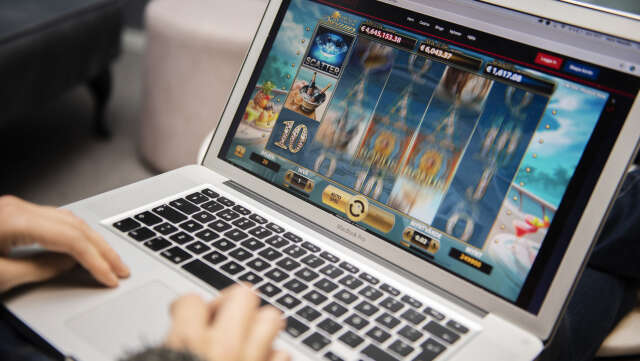 Reklam för onlinespel kan förbjudas under dagtid. Arkivbild.