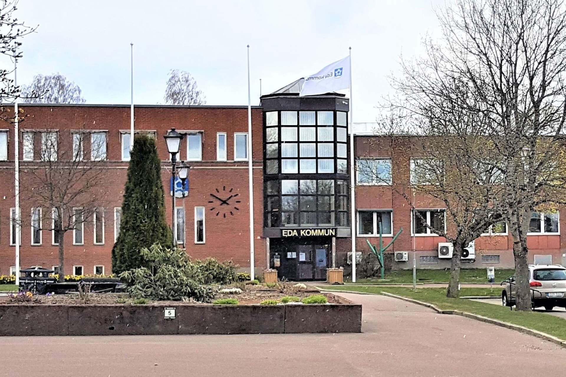 Som tidsplanen ser ut kommer det att flytta in en ny kommunchef i kommunhuset i Charlottenberg någon gång i början av nästa år. 