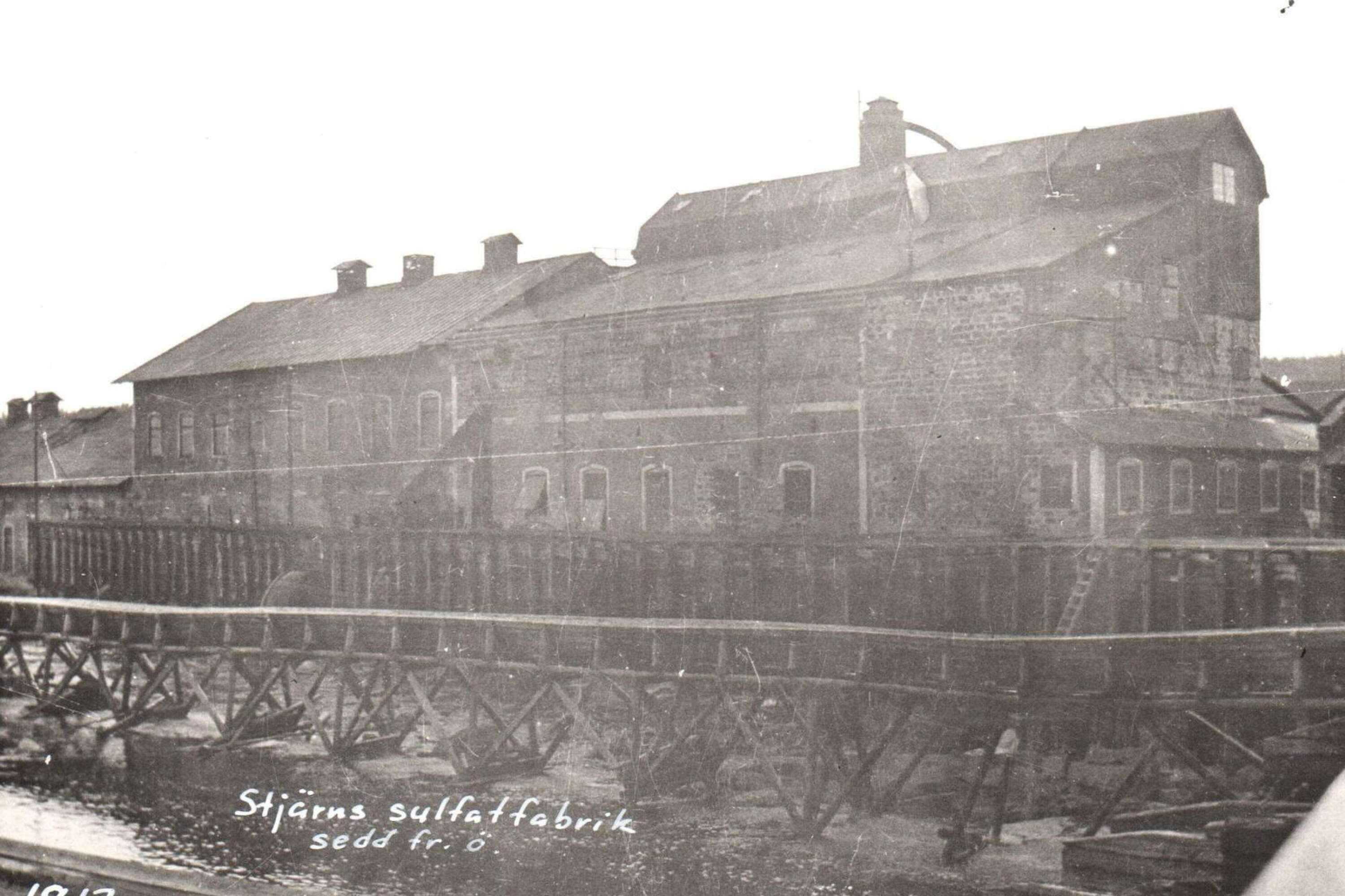Sulfatfabriken flyttades från Stjärnfors till Skoghall 1917.