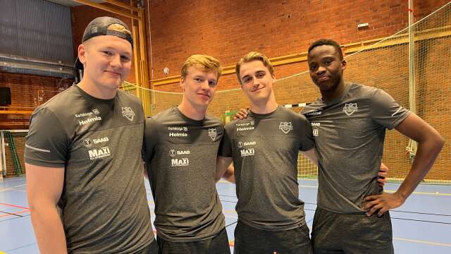 Alexander Jarl Åhlin, Carl Bruhn, Jacob Ringman och Leo Klavhed tränar med BIK Karlskogas A-lag. Vad det betyder inför nästa säsong får framtiden utvisa.