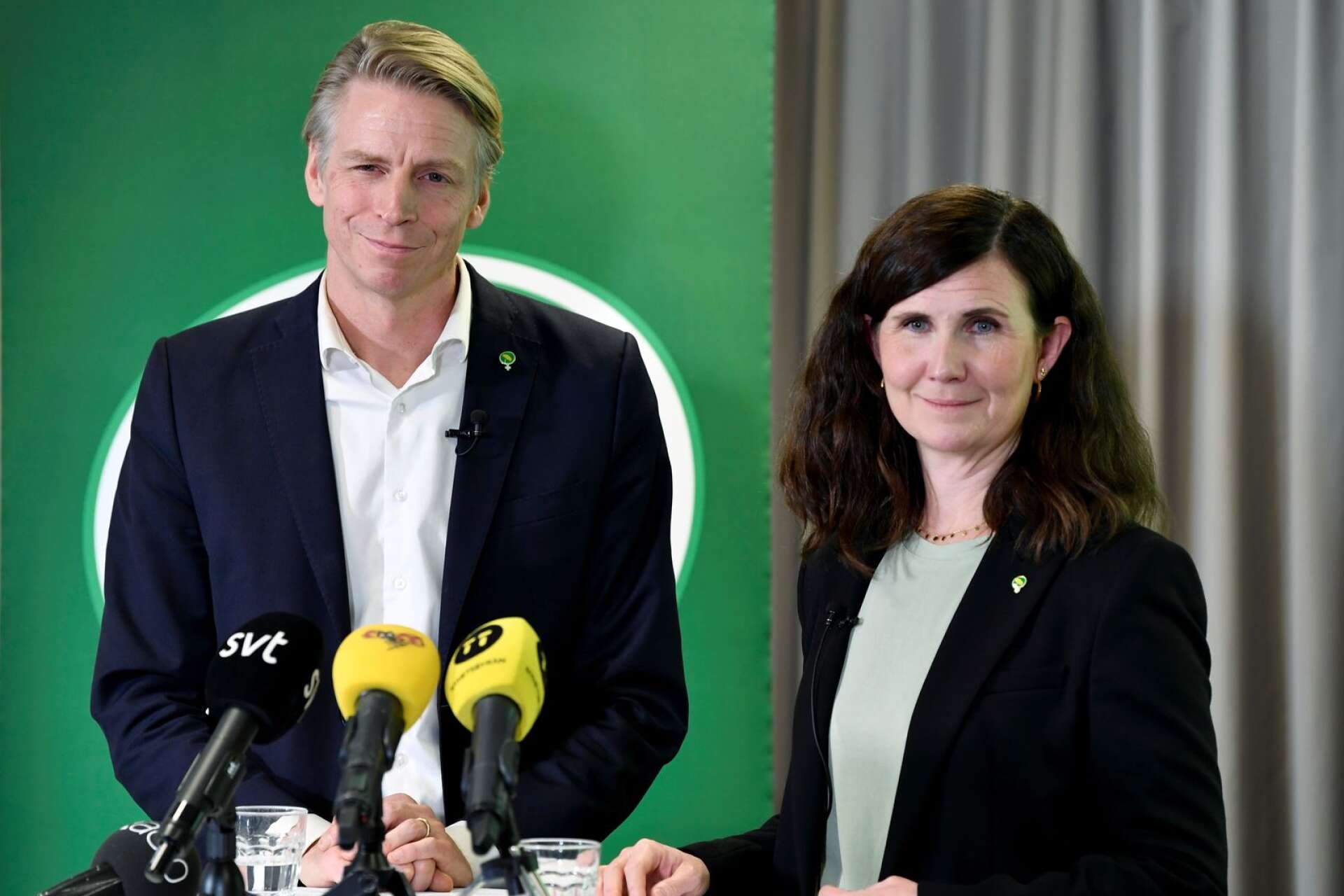 I helgen samlas Miljöpartiet i Karlstad för valupptakt. Vad är språkrören Per Bolund och Märta Stenevis strategi för att inte partiet ska ramla ur riksdagen i höst?