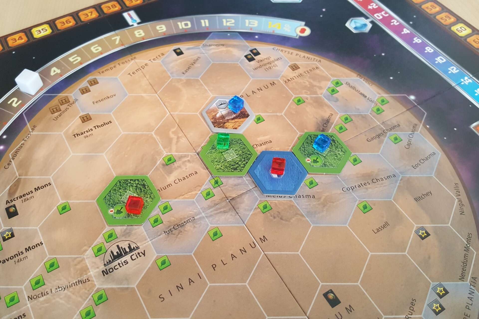 Har ni ett par timmar över och gillar strategispel kan Terraforming Mars vara spelet för dig och dina vänner.