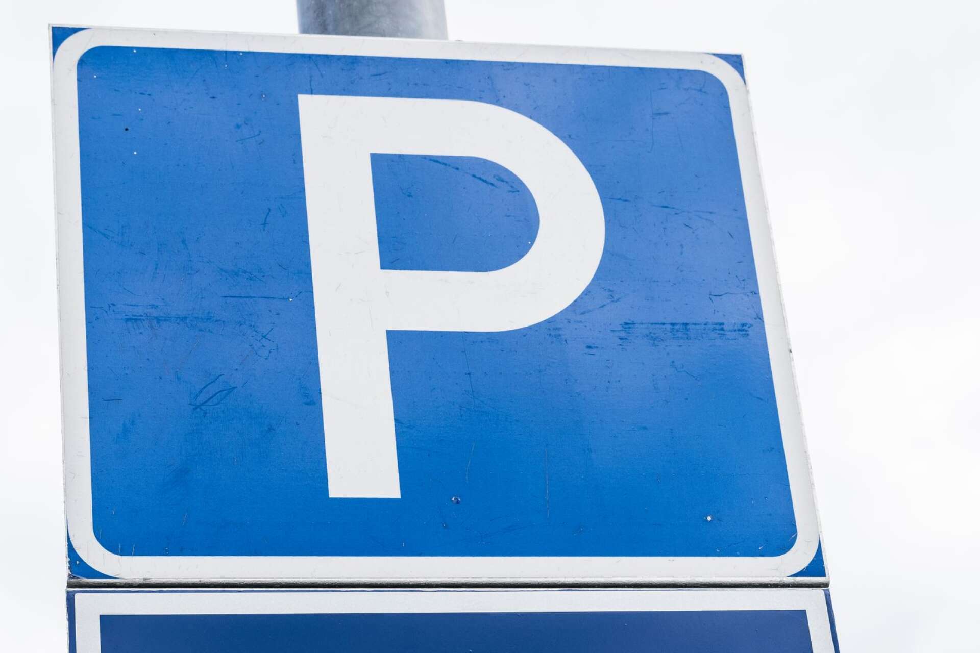 Två bilägare i Säffle har under helgen polisanmält att deras bilar fått parkeringsskador./ARKIVBILD