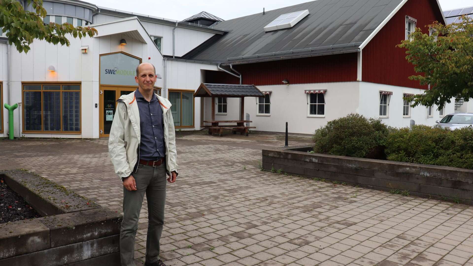 Magnus Nilsson, verksamhetsledare vid Glava Energy center, konstaterar att trenden för solenergi är konstant. Föreningen beviljades häromdagen fyra miljoner till den hållbara satsningen.