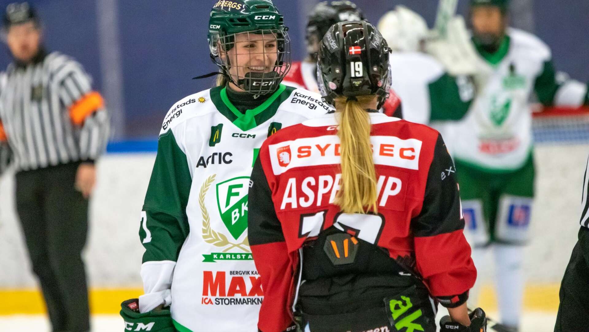 Julia Pettersson, här under SDHL-kvalet mot Malmö, är på väg att få ytterligare en nyckelroll i Färjestad då hon föreslås ta plats i klubbens styrelse.