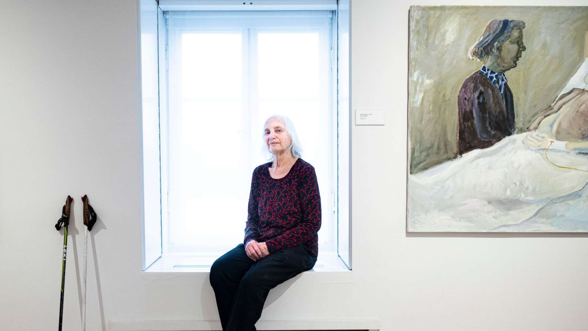 Konstnären Lena Cronqvist ställer ut på Waldemarsudde i Stockholm. Det är den största retrospektiv som hon har gjort. Hon har själv satt sin prägel både på urval och hängning.