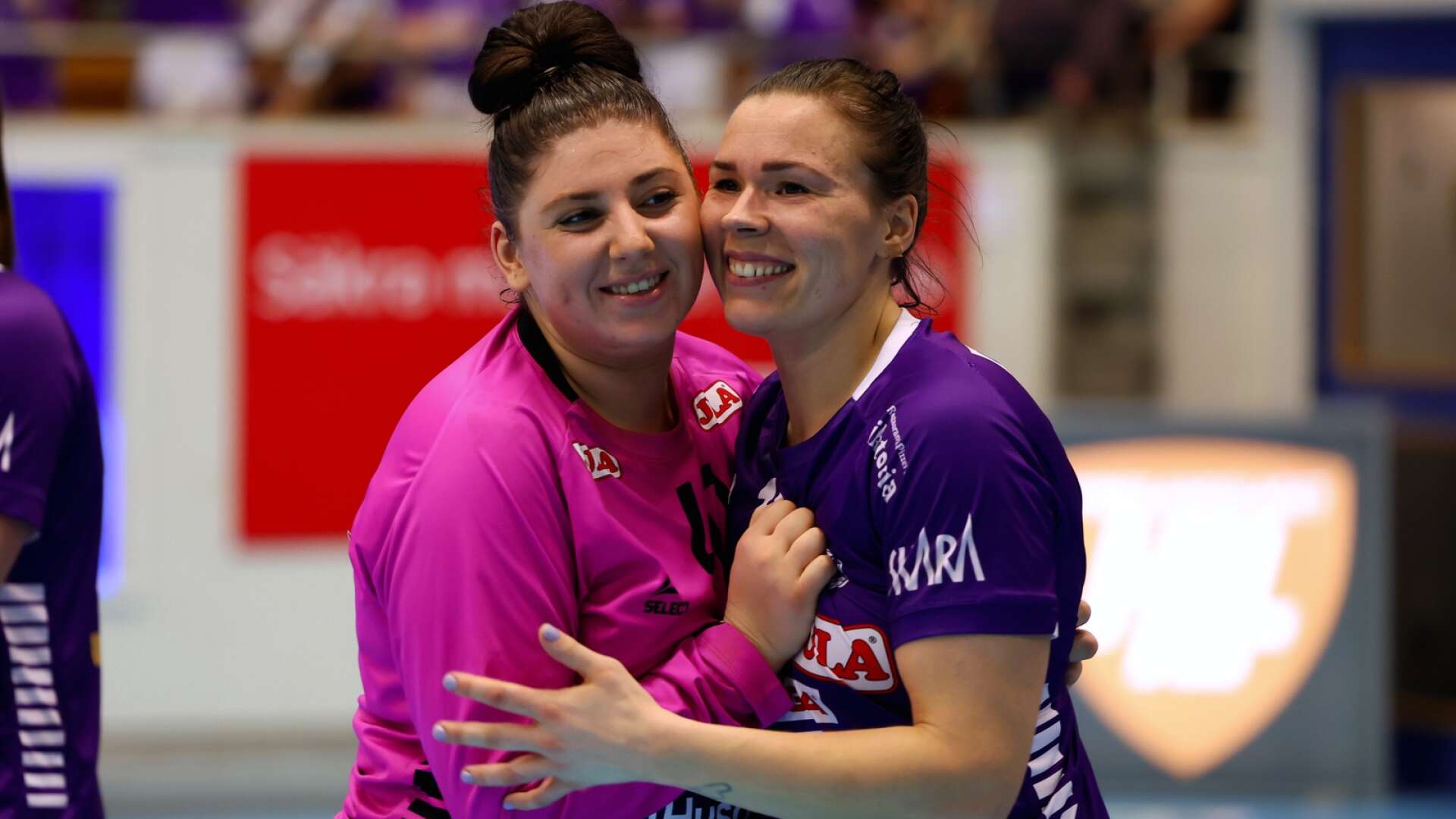 Isabella Mouratidou och Sara Johansson bakom Skara HF:s seger.