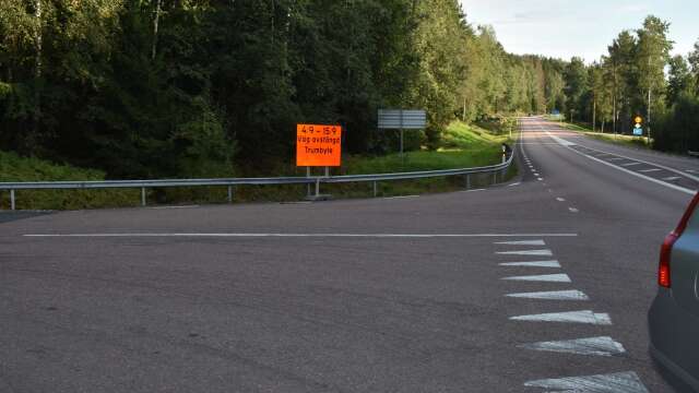 Från och med måndag morgon stängs vägen av mellan Finnebäckskorset och Västra Ämtervik.