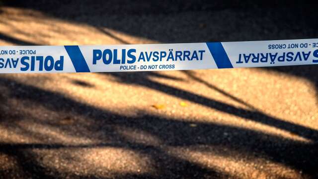 En kvinna hittades på söndagen död i en mindre ort i östra Värmland.
