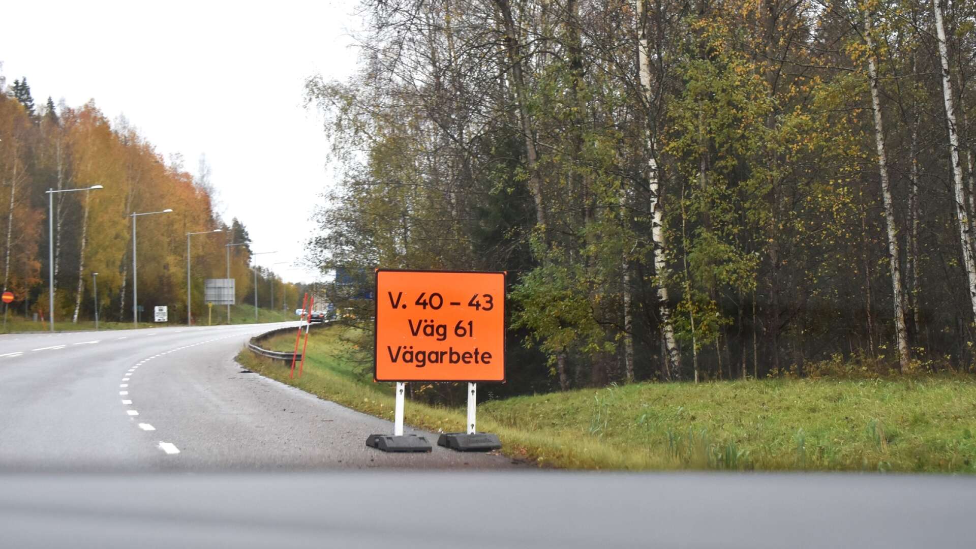 Arbetet med asfaltering av sträckan Gate-Kalleviken pågår fortfarande.
