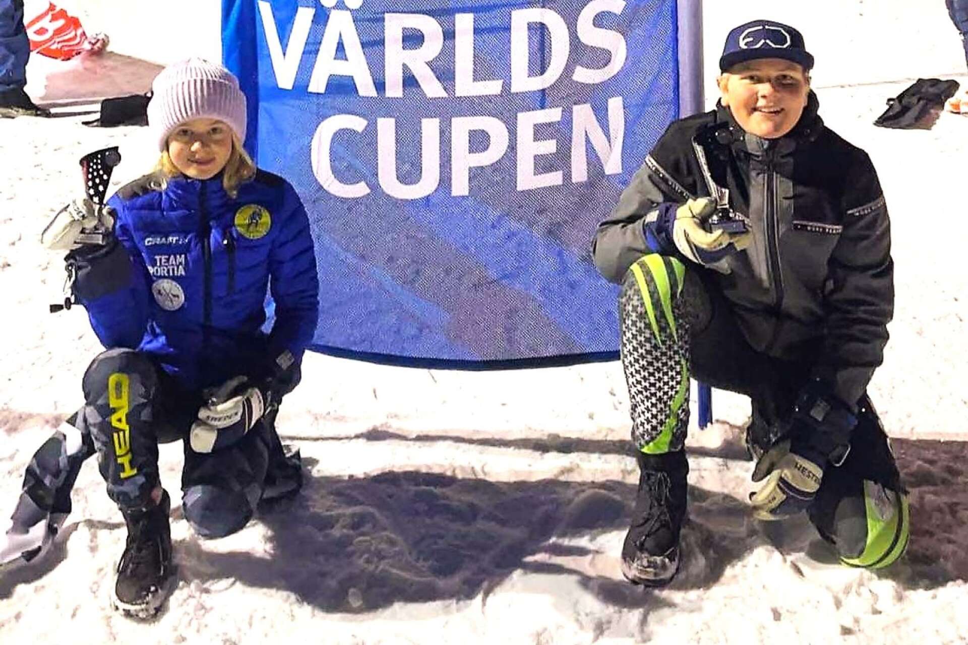Höghedens SLK:s Linn Godtman och Arvid Forsdahl tävlade i kval i Lilla Världscupen i Högheden i lördags.