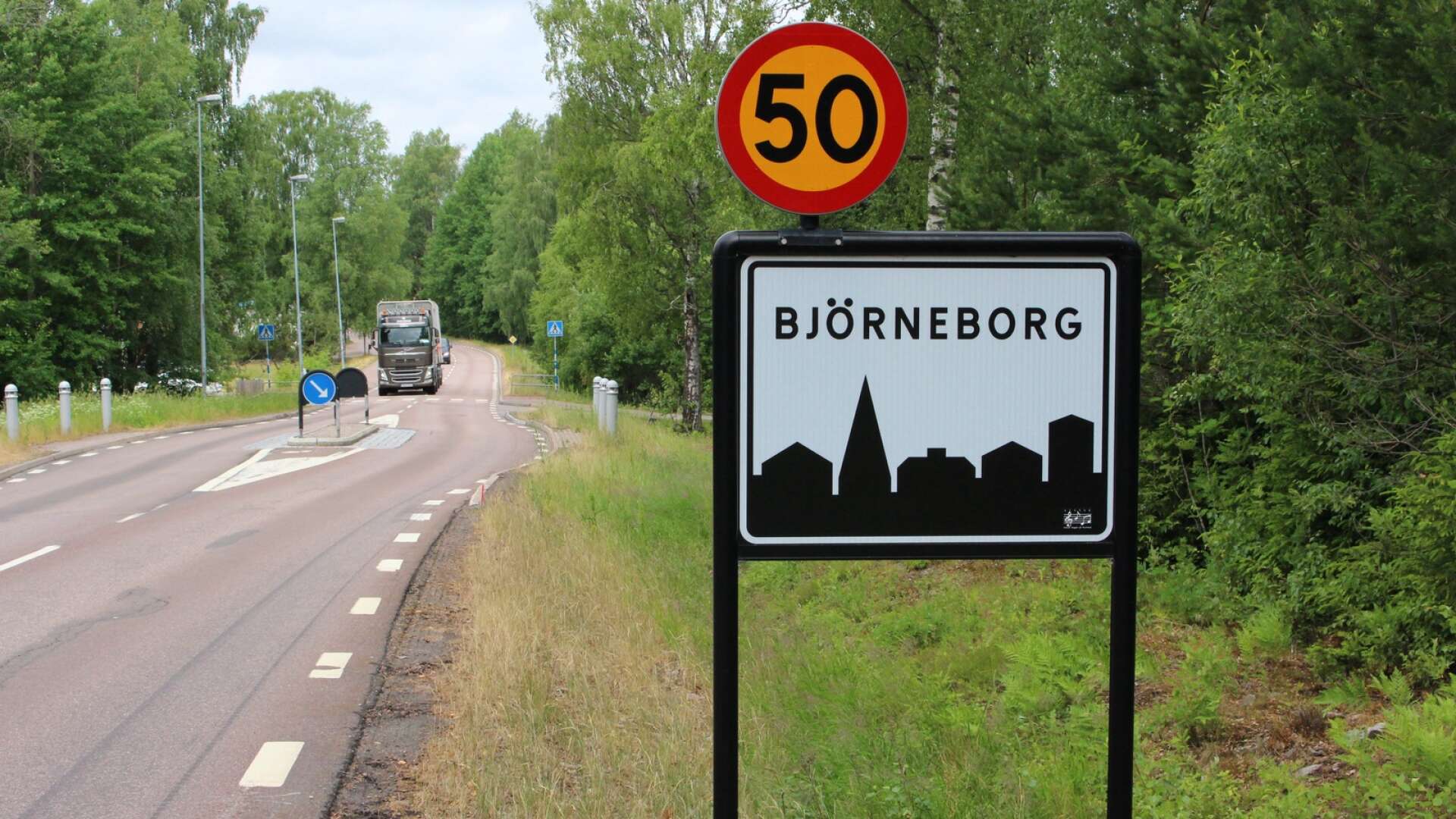 Region Värmland och Kristinehamns kommun ska utreda om tåg i framtiden kan stanna i Björneborg.