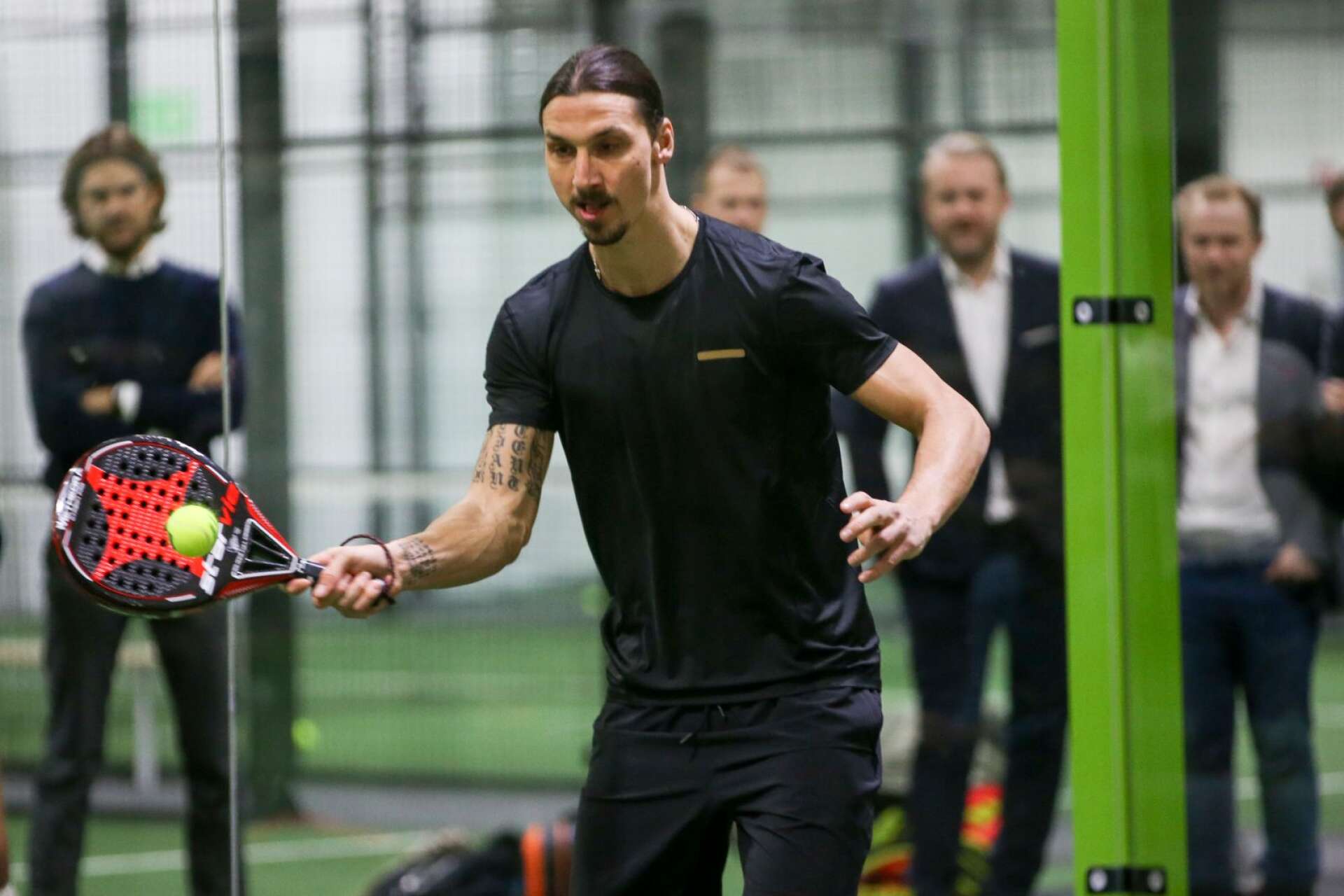 Zlatan Ibrahimovic spelade padeltennis vid invigningen av den nya anläggningen Padel Zenter i Årsta 2018. Enligt rykten är det nu aktuellt med ett Padel Zenter även i Skövde.