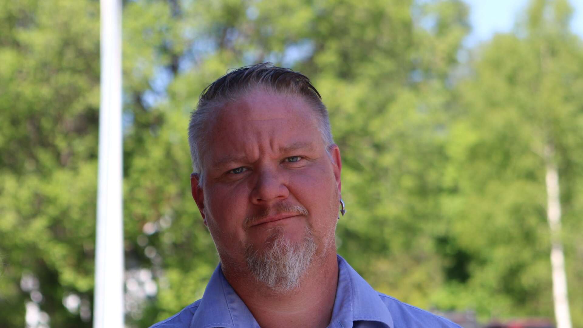 Fredrik Dahlberg är gruppledare för Sverigedemokraterna i Hällefors. 