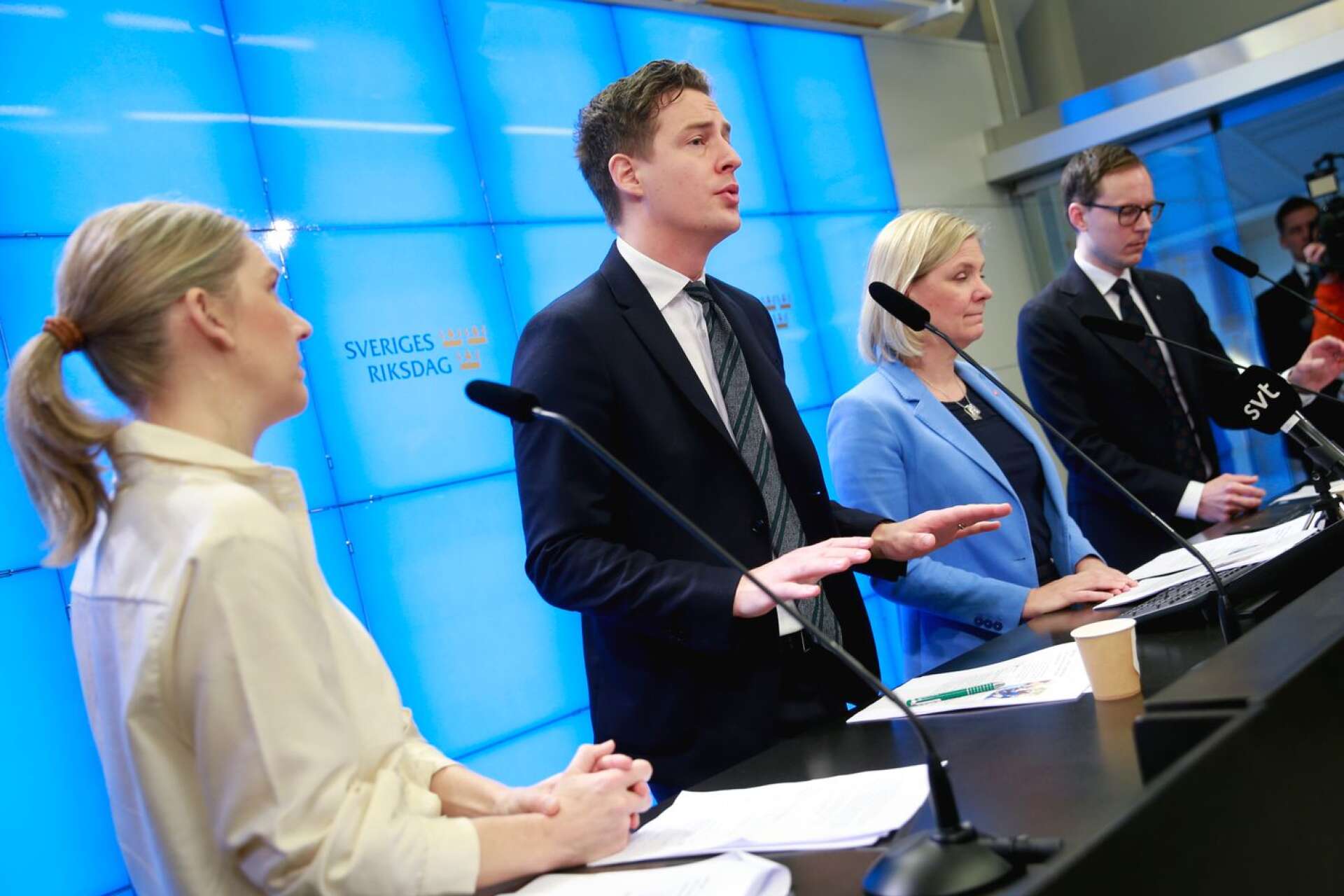 Karolina Skog (MP), Emil Källström (C), Magdalena Andersson (S) och Mats Persson (L) vill förekomma.