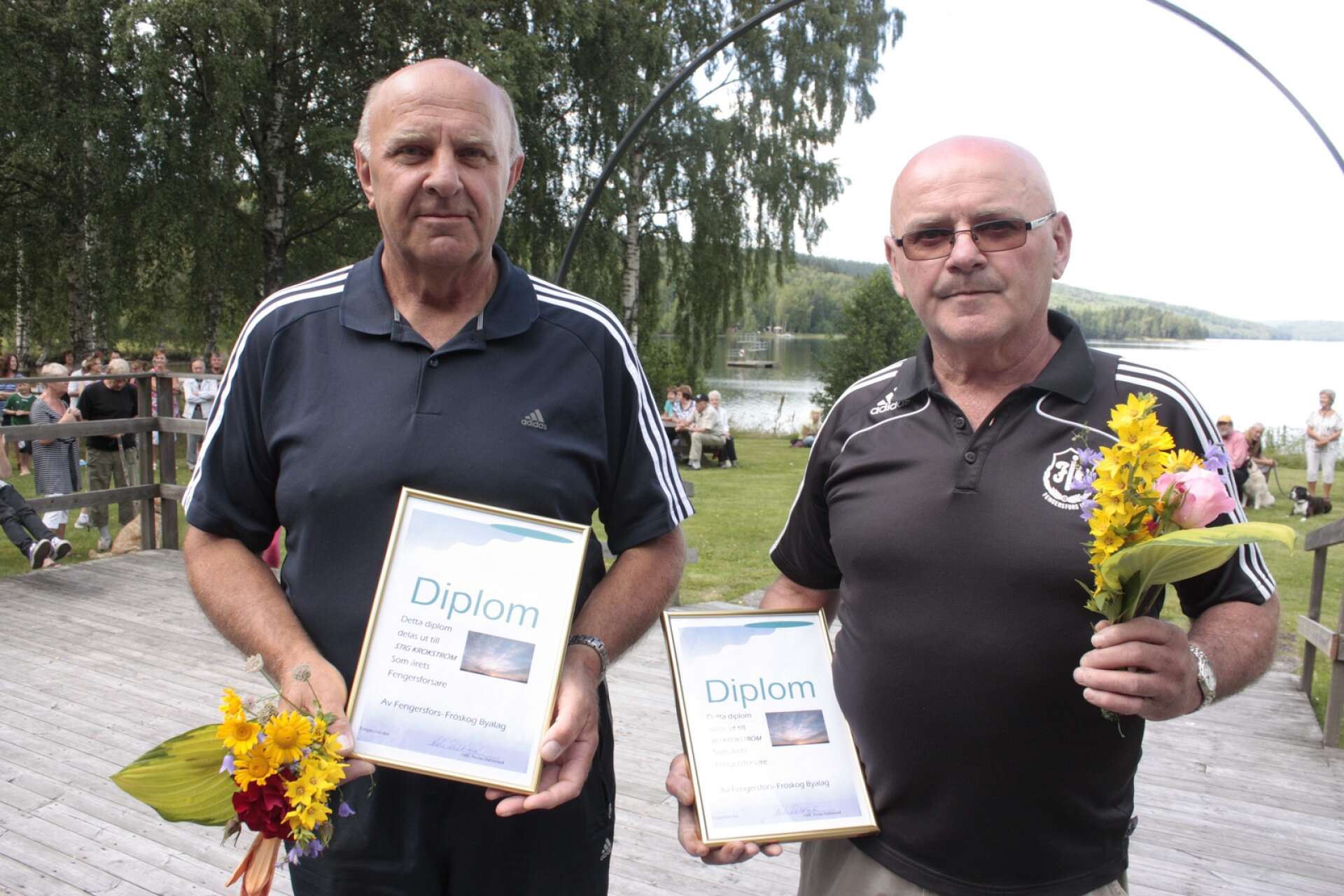 Stig och Bo Krokström, som här för tio år sedan tilldelades utmärkelsen Årets Fengersforsare, har nu tilldelats Riksidrottsförbundets förtjänsttecken, den högsta utmärkelsen det går att få inom svensk idrott.