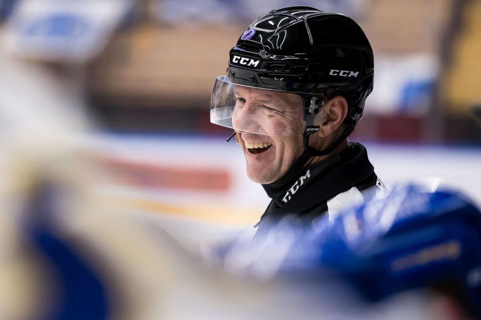 Wolmer Edqvist dömde sin första hockeymatch som tonåring.