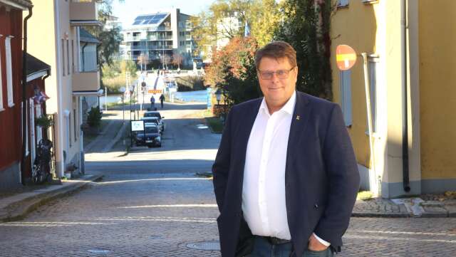 Johan Abrahamsson, förbundsordförande för Moderaterna i Västra Götaland, beklagar det som hänt i Lidköping. 
