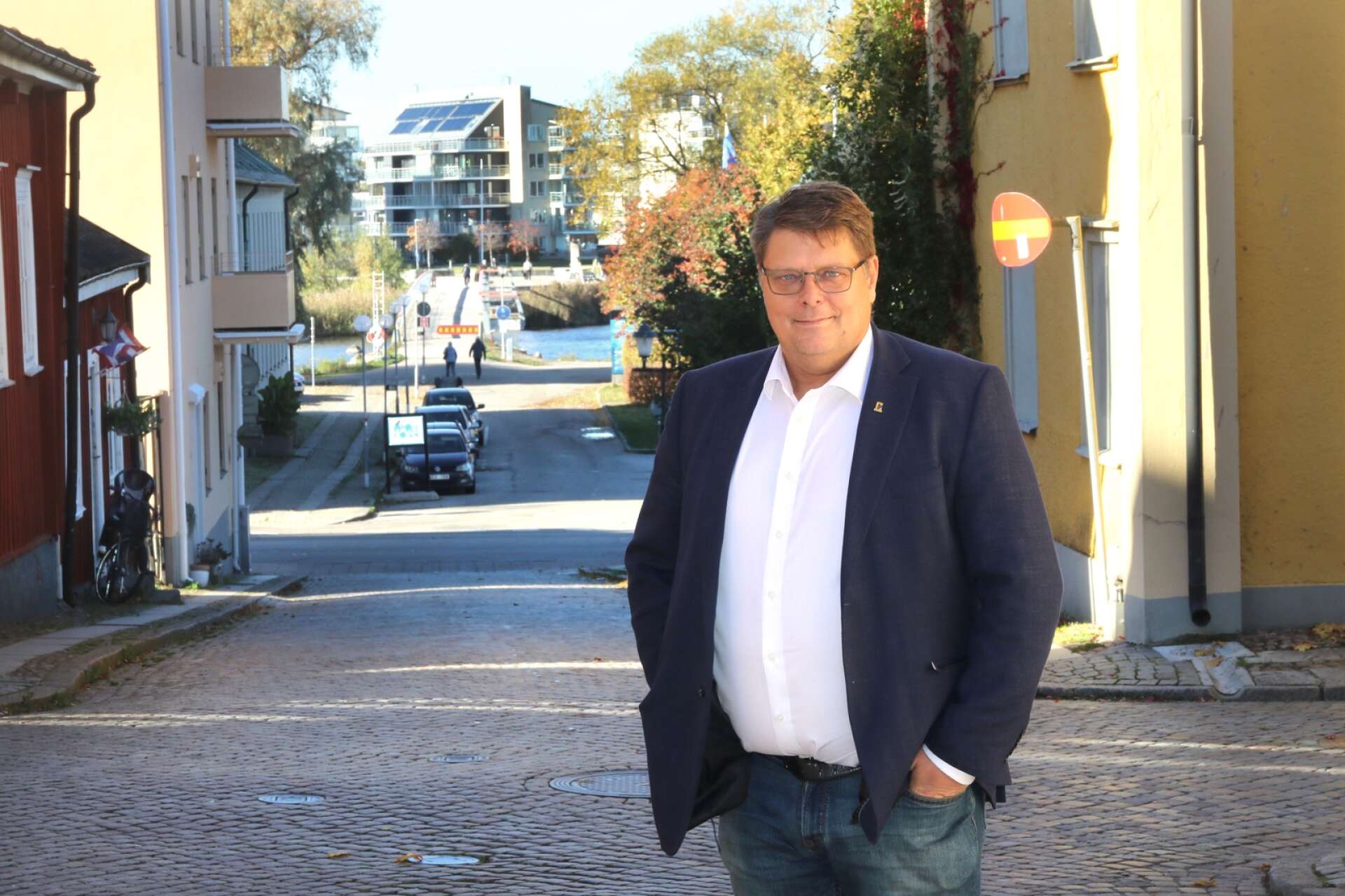Kommunstyrelsens ordförande Johan Abrahamsson och Moderaterna introducerar begreppet ”Mariestad - framtidskommunen” och vill med det beskriva något som invånarna kan vara stolta över.