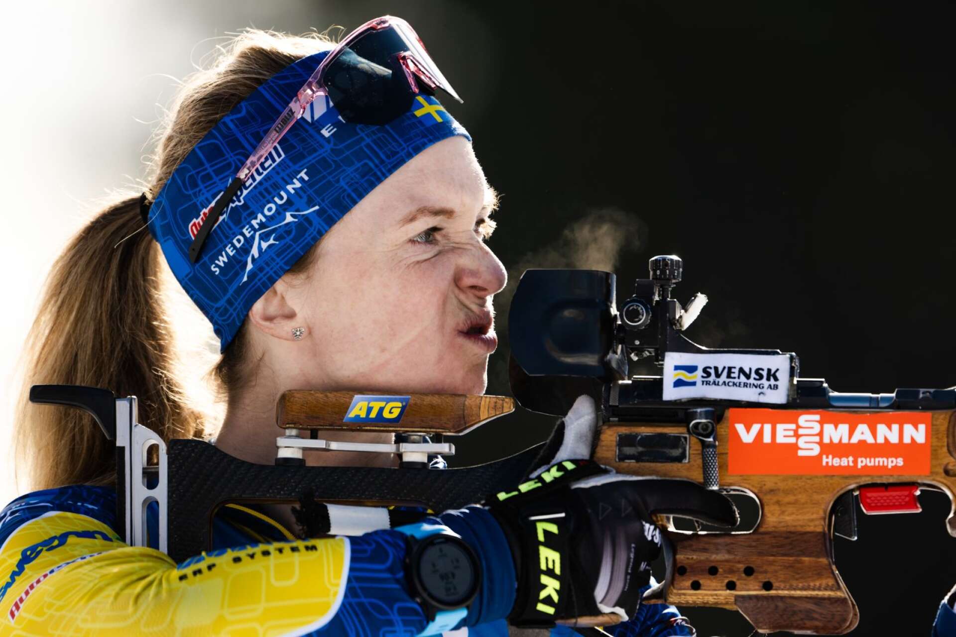 Mona Brorsson hade ställt in siktet rätt på säsongens sista sprint i Holmenkollen, där det blev fullt skytte och fin placering.