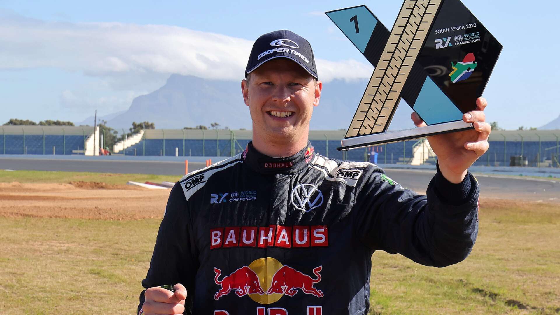 Johan Kristoffersson säkrade fjärde segern i rad när rallycross-VM startade om.