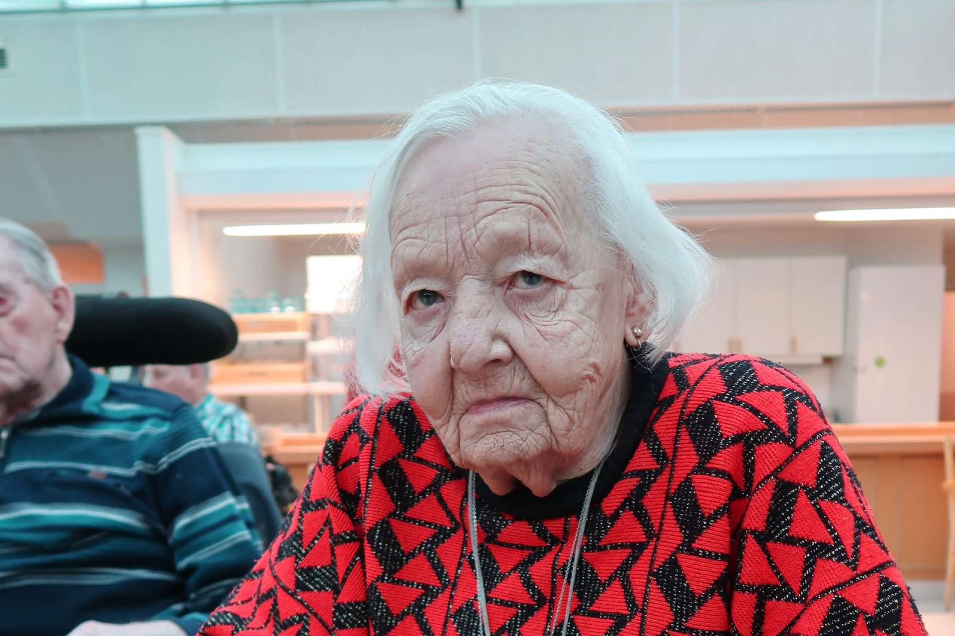 Ulla Carlsson, som bland annat var Bengtsfors första kvinnliga fullmäktigeordförande, har avlidit.