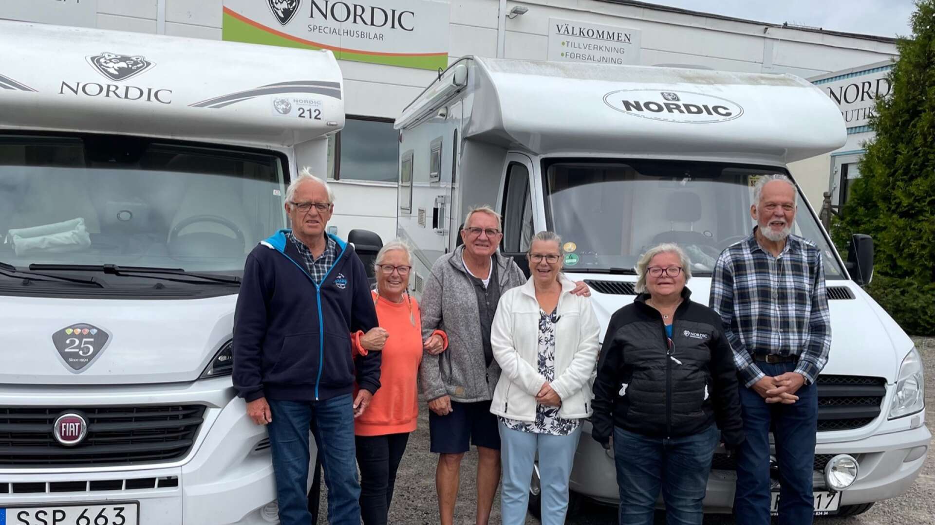 Carl-Åke och Birgitta Holm, Knud och Nettan Steiness, Katy Forsberg och Arne Lindström i husbilsklubben.