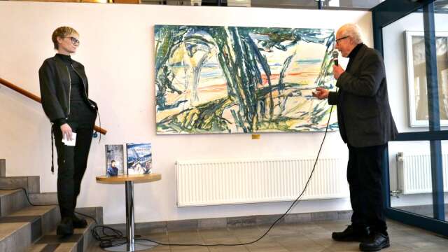 Jörgen Persson berättade kort om konstnären bakom verket, Bengt Olson.