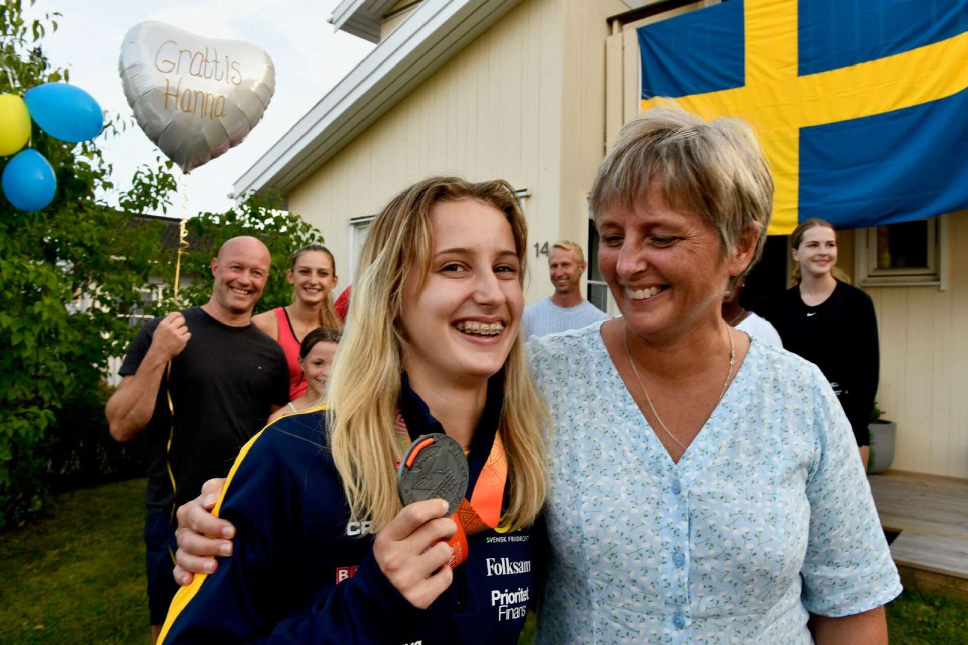 Hanna Karlsson tillsammans med mamma Monica Karlsson.