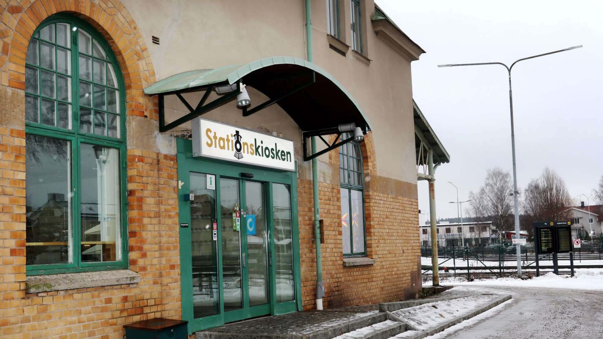 Butikslokalen i stationshuset har stått tom sedan våren 2020. Nu vill Mariestads Röda Korskrets flytta dit.