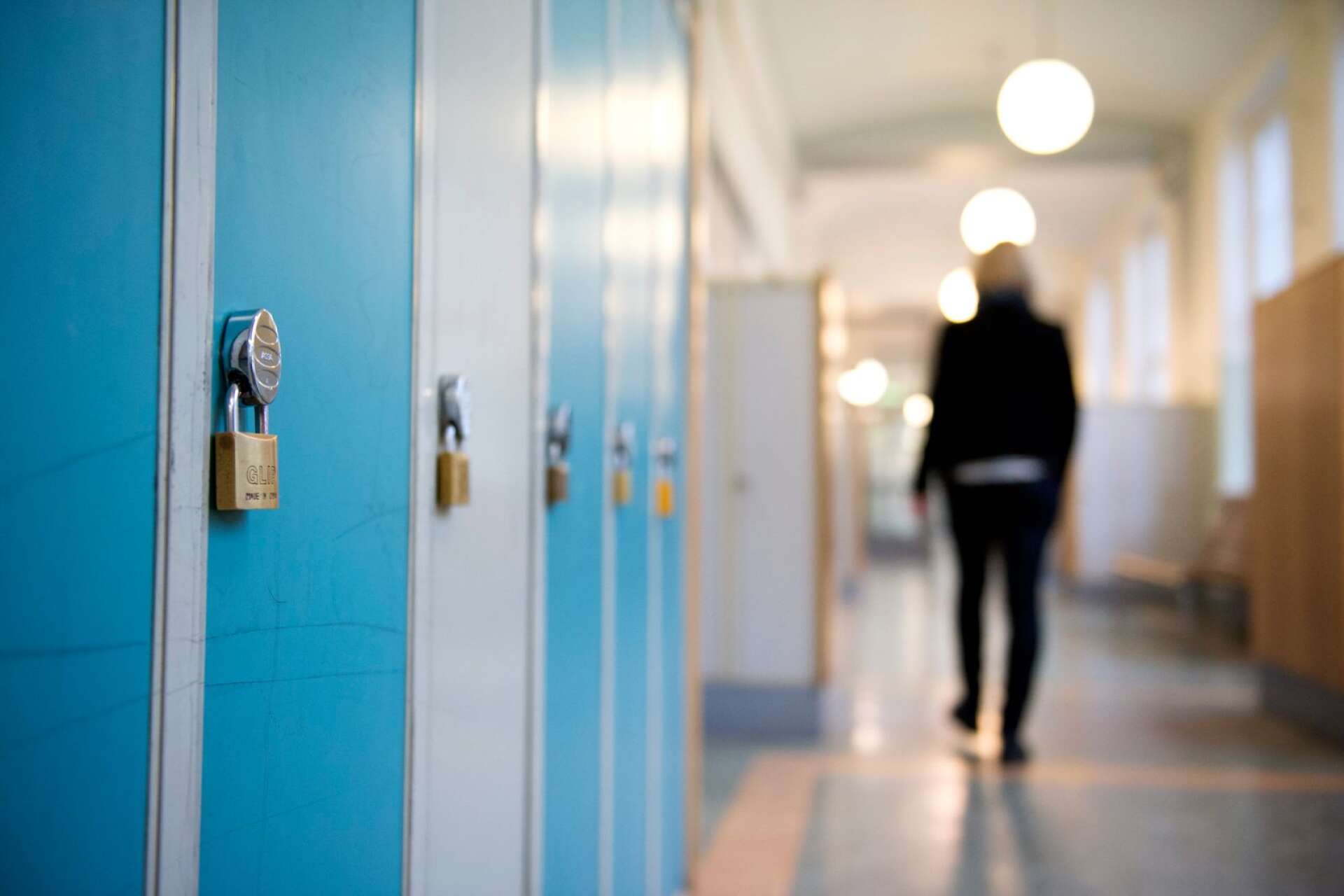 En värmländsk kommun granskas nu efter att en elev på en skola inom kommunen upplever sig diskriminerad i samband med könsidentitet.