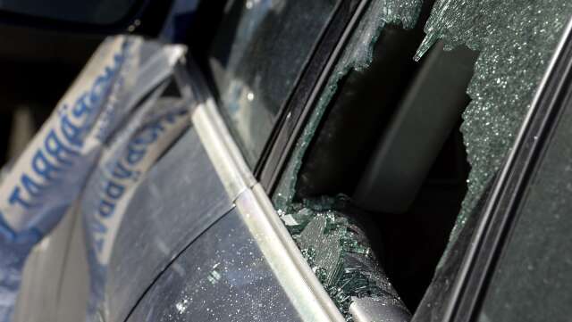 En man i 40-årsåldern ska enligt polisanmälan a fått sin bil förstörd där den stod parkerad i Säffle. Bilden har inget med händelsen att göra.