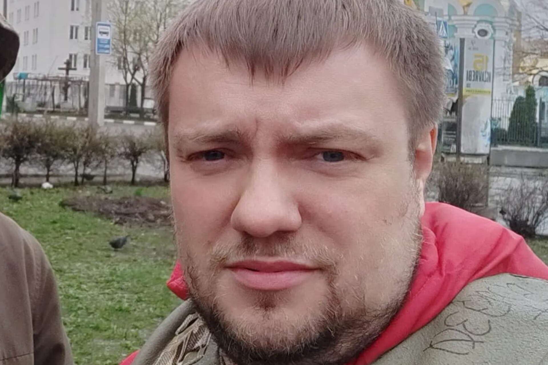 Dmitriy Panasenko 37 år är före detta företagare i Charkiv i Ukraina. Nu volontärarbetar han vid fronten.