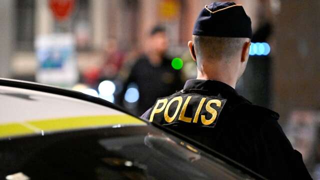 En kvinna i Kristinehamn har polisanmälts för misshandel och hot.