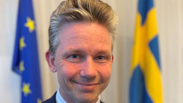 Produktionen och kapaciteten i svensk försvarsindustri måste öka, sa försvarsminister Pål Jonson, ( M), när han via videolänk talade vid företagsdagen i Årjäng.
