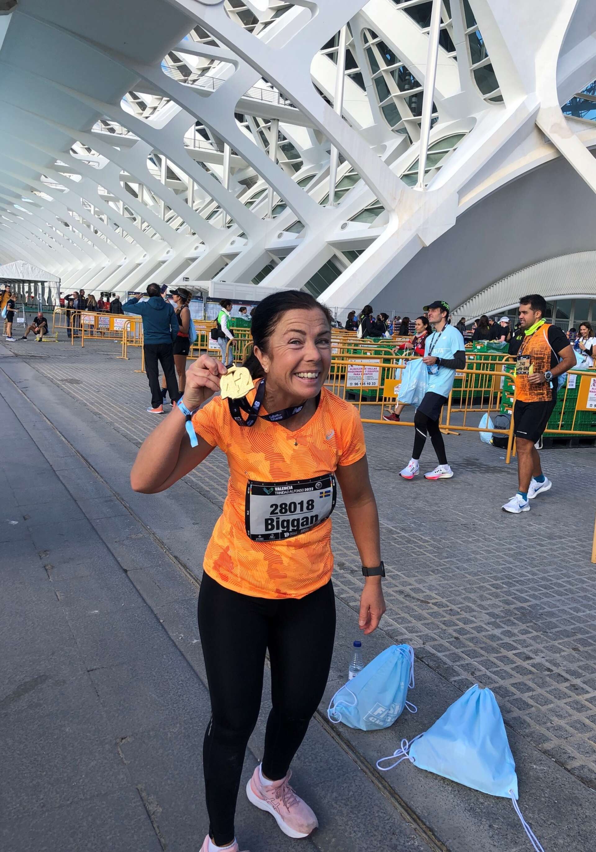 2022 fullföljde hon Valencia maraton – trots en bruten stortå.