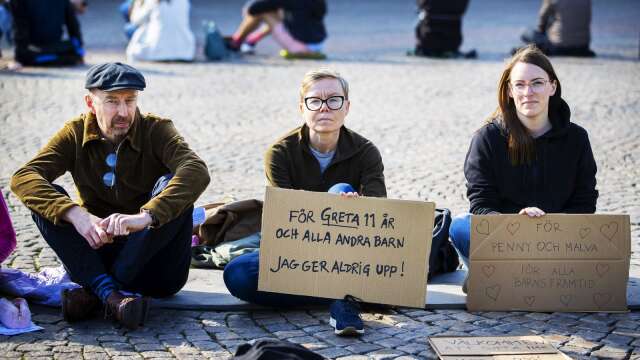Erika Price och Madelen Högberg deltog i lördagens manifestation på Stora torget.