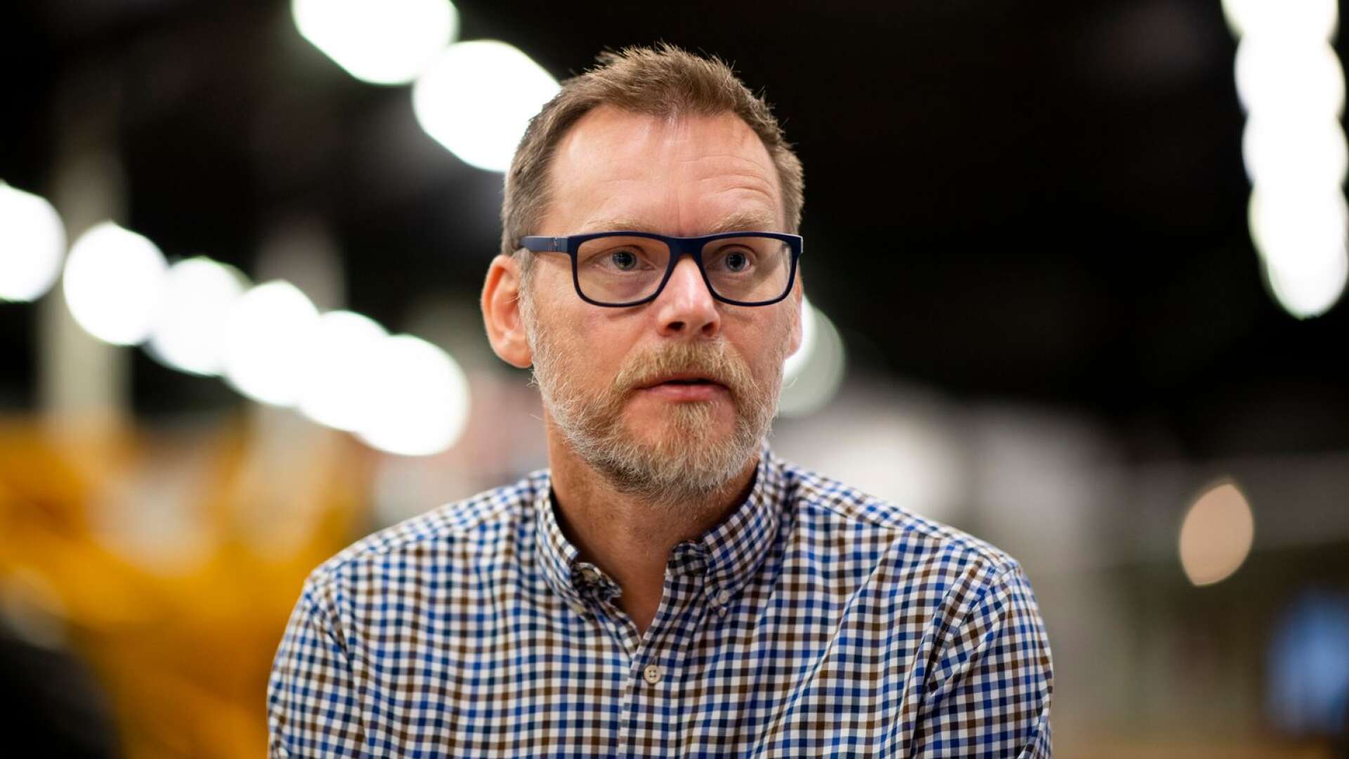 Mikael Svensson, platschef på Volvo CE i Arvika, har varit med om en märkbar avmattning i efterfrågan på fabrikens hjullastare det gångna året. 