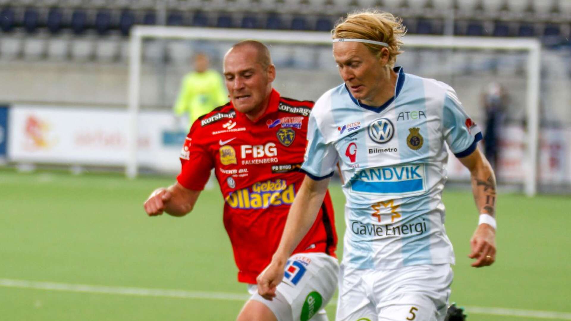 Jacob Ericsson under en allsvensk match i Gefles färger. Nu ställs Karlstadsspelaren mot sitt gamla lag.