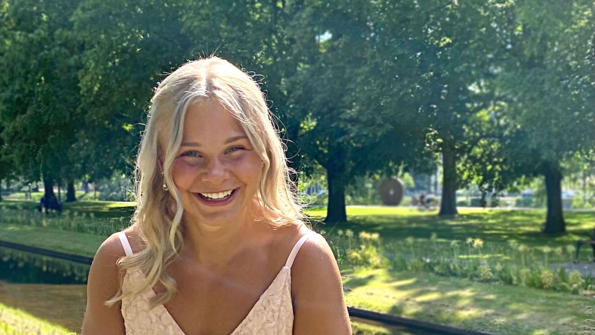 Snart 20-åriga Karlstadsbon Maja Brodén driver företaget Encima som sprider glädje genom dans och andra kulturuttryck.
