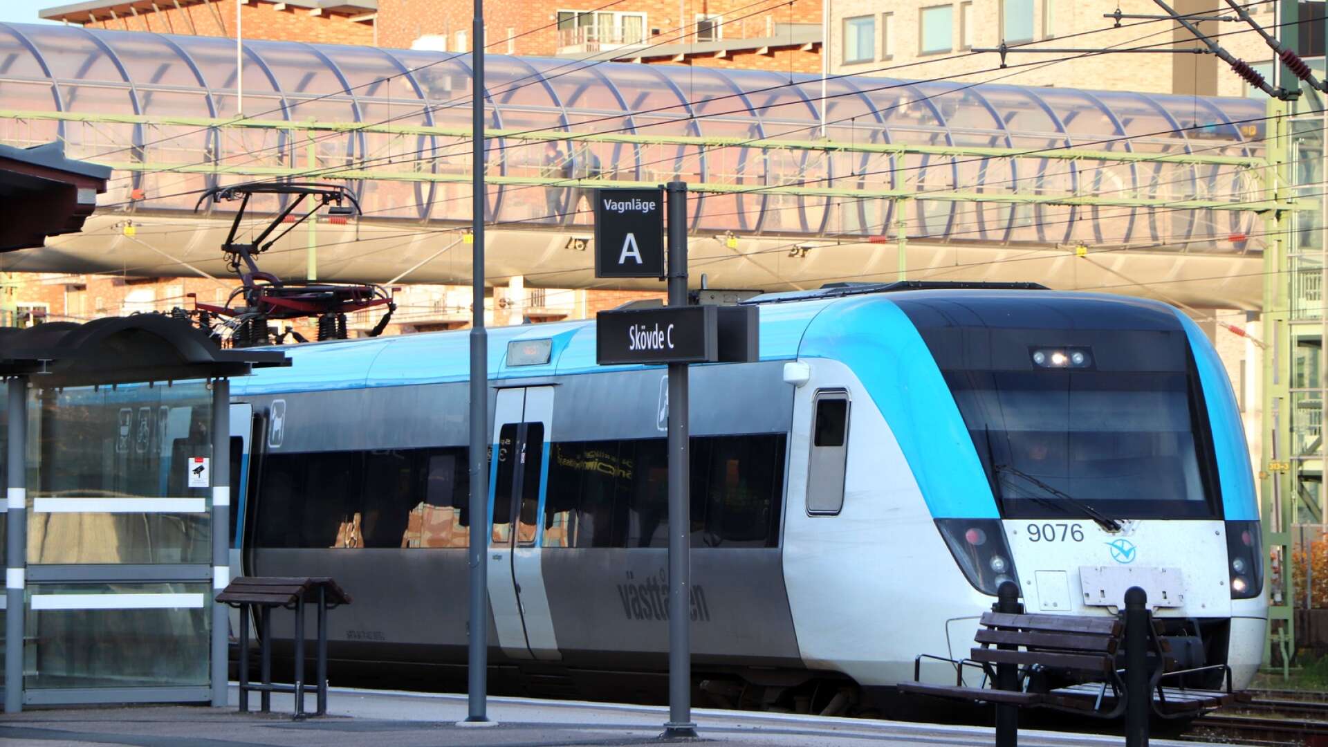 Framöver är planen att sträckan Skövde- Göteborg ska trafikeras med tåg varje halv timme Det är en fördubbling mot i dag då SJ och Västtrafik tillsammans kör varje timme. 
