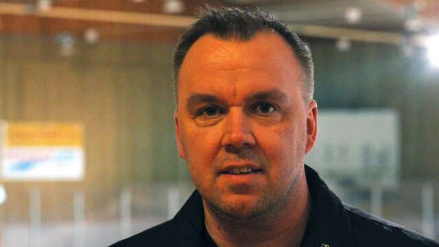 Åmåls SK:s ordförande Mikael Engberg ser ökade omkostnader om Åmåls SK skulle ta steget upp i Hockeyettan, men då kommer klubben även att få ökade intäkter.