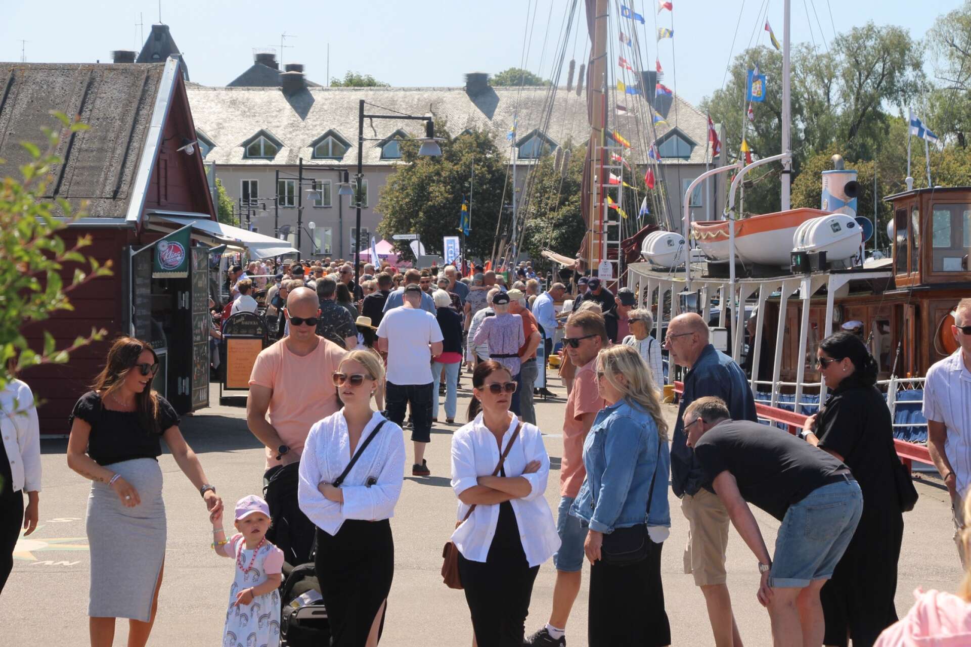 Många besökare på första båt- och hamnfestivalen.